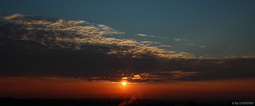 Sept 2015: sunrise over Frankfurt XII by T.Flat ッ, Neue Serie eines Sonnenaufganges über der Rhein-Main-Ebene, Frankfurt und dem Industriepark Höchst a