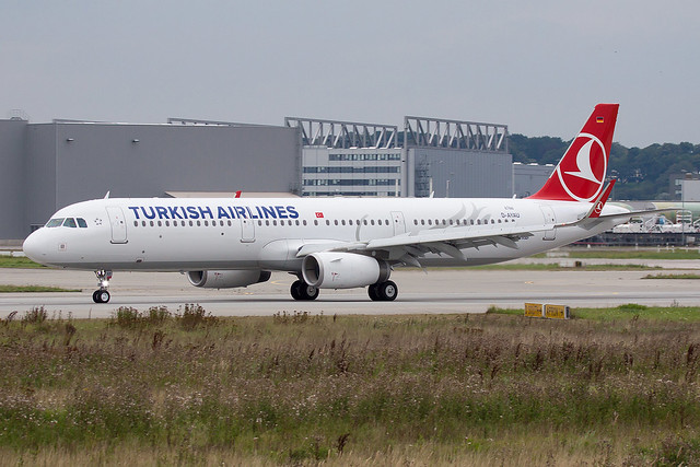 Turkish Airlines A321 D-AYAU (TC-JSZ)