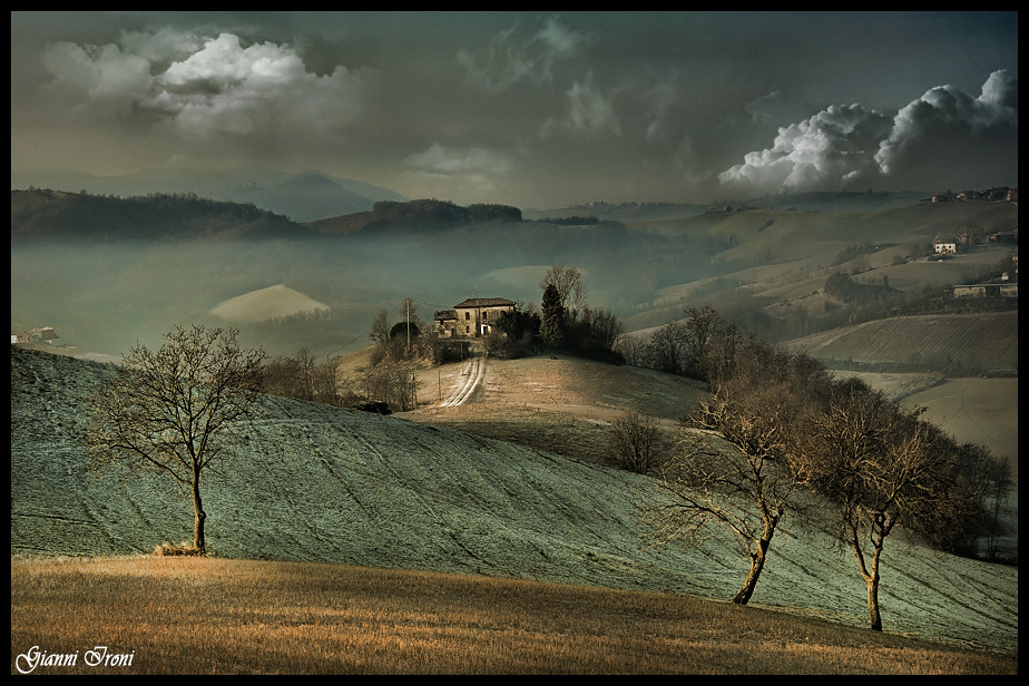 villa abbandonata in collina | gianniironi | Flickr