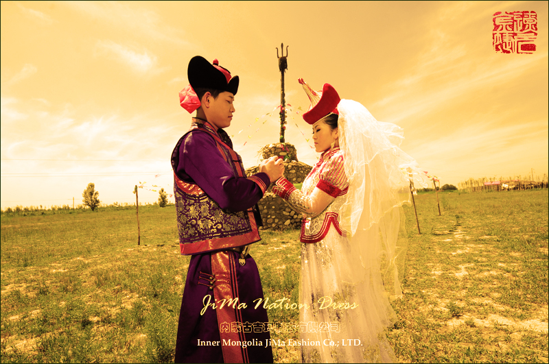 inner-mongolia mongolian young couple wedding photo