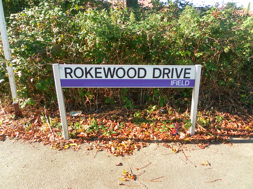 Classic Crawley street sign - Rokewood Drive, Ifield | Flickr