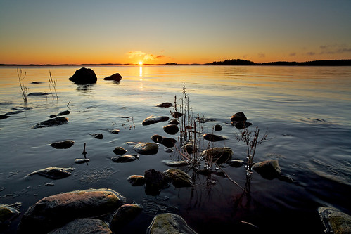 morning sun lake ice water rock zeiss sunrise suomi finland landscape eos rocks 21 hard filter lee edge nd he filters 06 grad f28 kuopio maisema ze graduated density neutral 21mm carlzeiss lakescape gnd canoneos5d virtualjourney distagont2821 distagon2128ze
