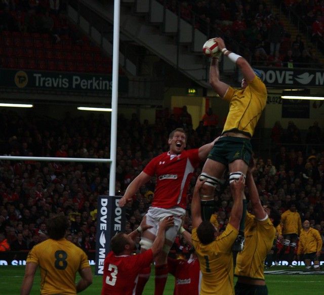 Rob Simmons wins the lineout over Bradley Davies