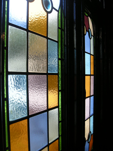 Queen's Pub glass window 