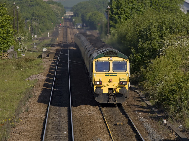 66511 heads east with loaded HHAs for West Burton P.S...Worksop 21-05-2008