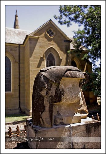new church grave urn wales sandstone camden south headstone australia nsw cobbity stpaulsanglicanchurch camdenshire