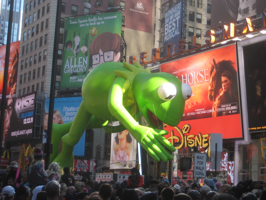 Macy's 2011 Thanksgiving Day Parade - Times Square NYC  9168