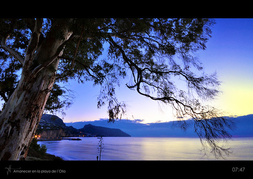 Amanecer en la playa de l´Olla, 2 fotos más en los comentarios. by J. Tiogran, Agradable mañana por Altea con...
<a href="http://www.flickr.com/photos/alfanhui/" target="_blank">A