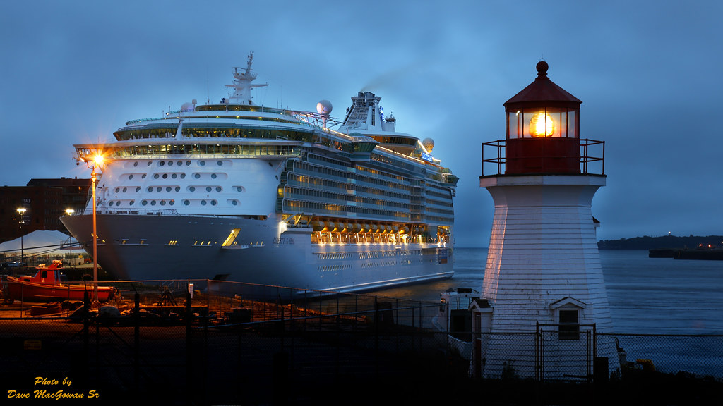 Saint John predawn Sept 14 2015 cruise ship 031 16x9 s