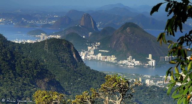 Pão de Açucar e as Montanhas do Rio de Janeiro Sugar Loaf and the mountains of Rio de Janeiro #SugarLoaf #Lagoa #Rio2016 #FlorestaTijuca