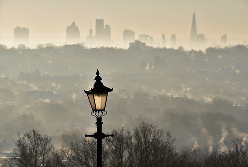 fog mist landscape cityscape londonbuildings lightlamplamppost sunrise