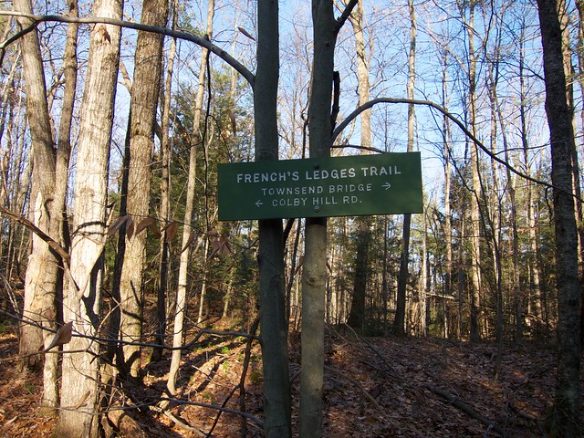 0:36:23 (60%): sign hiking newhampshire meriden frenchsledges