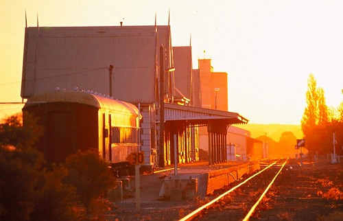 light sunset station train nikon rail railway scan railwaystation transparency canoscan mygearandme mygearandmepremium
