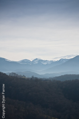 Rolling Hills by Dylan Farrow, Hills in France
<a href="http://www.mistinthevalley.com/index.php?showimage=121" rel="nofollow">[sou