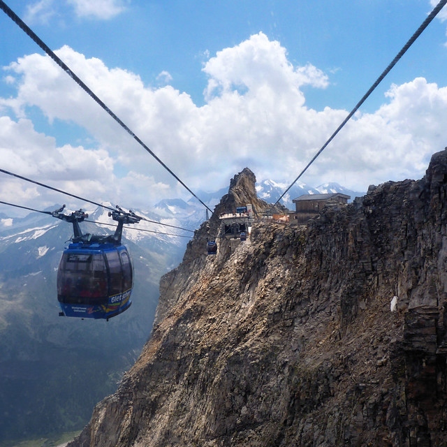 A view on the highest two-wire cable car in the world