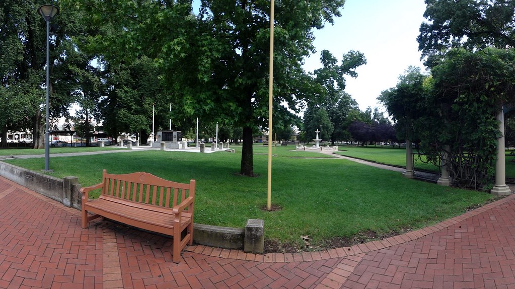Robertson Park, Orange