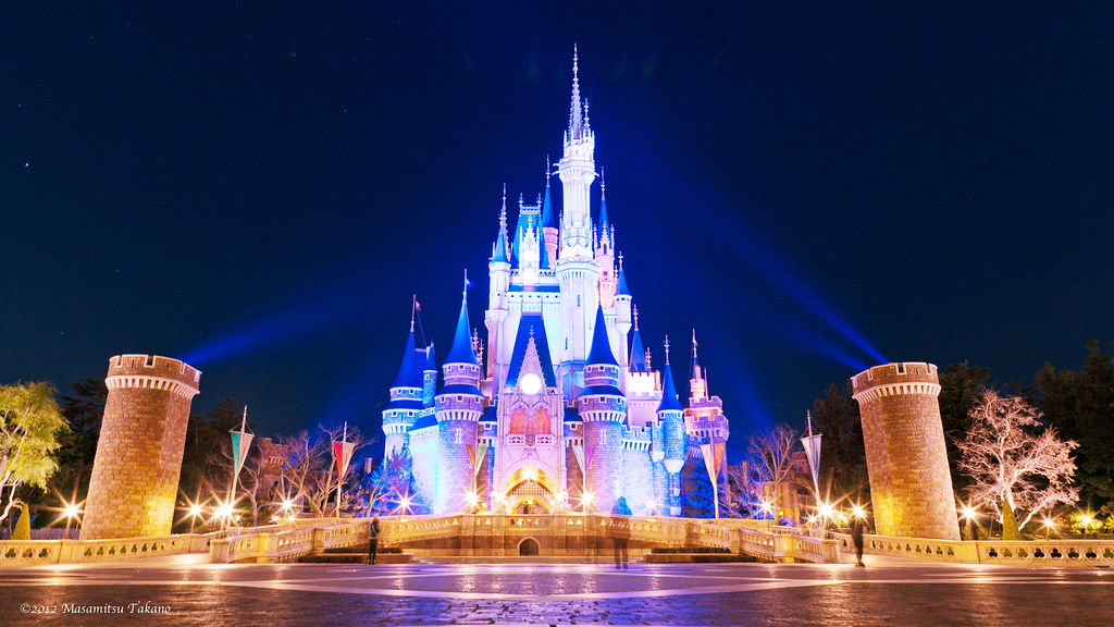 The Cinderella Castle In Tokyo Disney Land シンデレラ城の夜景 Flickr
