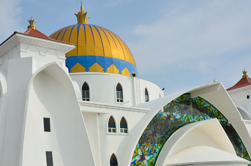 Malacca Straits Mosque | by kewl