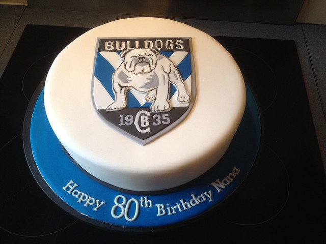 Bulldogs birthday cake