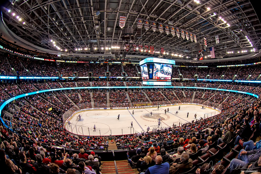 Команда arena. Арена в Оттаве. Арена Оттава НХЛ. Хоккейная Арена NHL. Канадиен тайер центр Оттава.