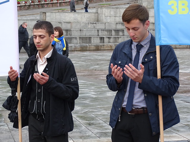 Protesters at May 18 Commemoration of Crimean Tatar Deportations-Genocide - Maidan Square - Kiev - Ukraine - 01
