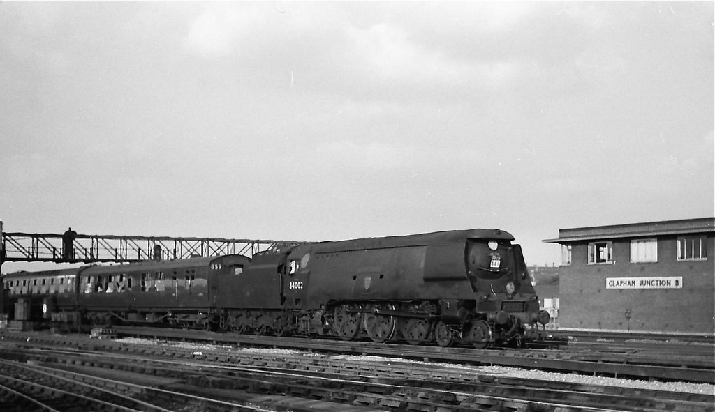 34002 Clapham Junc. 25.7.65 | George Woods | Flickr