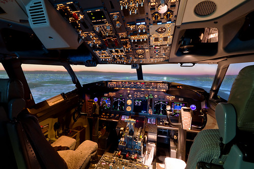 canada calgary training aviation cockpit alberta airline simulator westjet flightdeck project365 efs1022mmf3545usm 351365 3652011