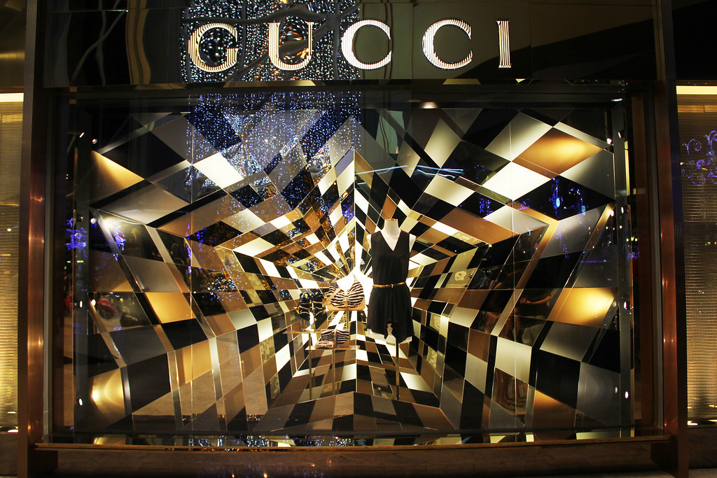 Gucci's latest window displays are eye catching - Luxurylaunches