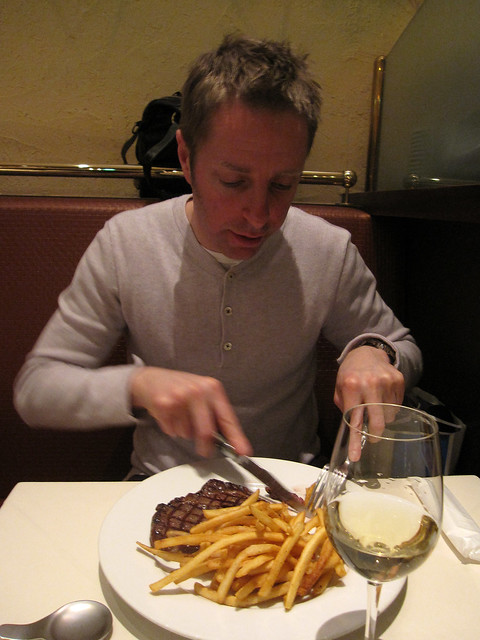kevin eating steak fritto