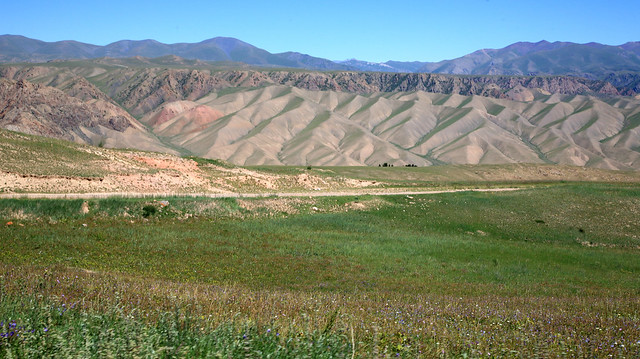Kirgistan - Landscape bewteen Song Kul and Tash Rabat