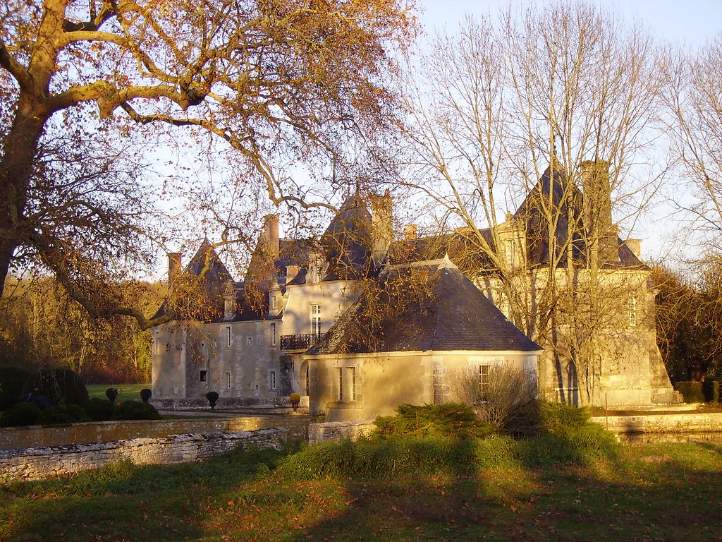 Château des Granges, Suilly-la-Tour1