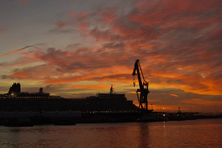 Queen Elizabeth - Sunrise in Southampton