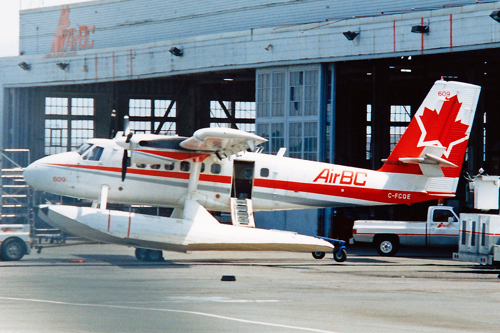 C-FGQE deHavilland Canada DHC 6 Twin Otter 100 (Floats) Air BC YVR MAY92