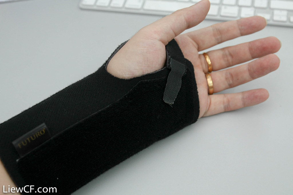 3M Futuro Reversible Splint Wrist Brace