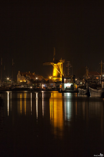 haven reflection mill netherlands windmill boats harbor harbour nederland zeeland boten molen zierikzee windmolen schouwenduiveland spiegeling stellingmolen korenmolen denhaas bracom bramvanbroekhoven