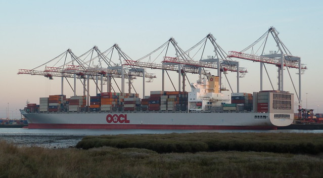 Southampton Container Terminal - OOCL Washington