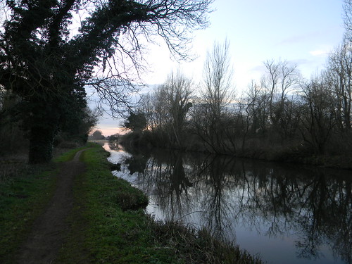 Along the canal Aldermaston to Woolhampton. Kennet &amp; Avon