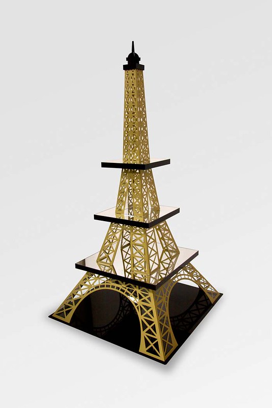Akrüülist freesitud Eiffeli torn