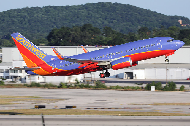 Southwest Airlines Boeing 737-7H4 N730SW