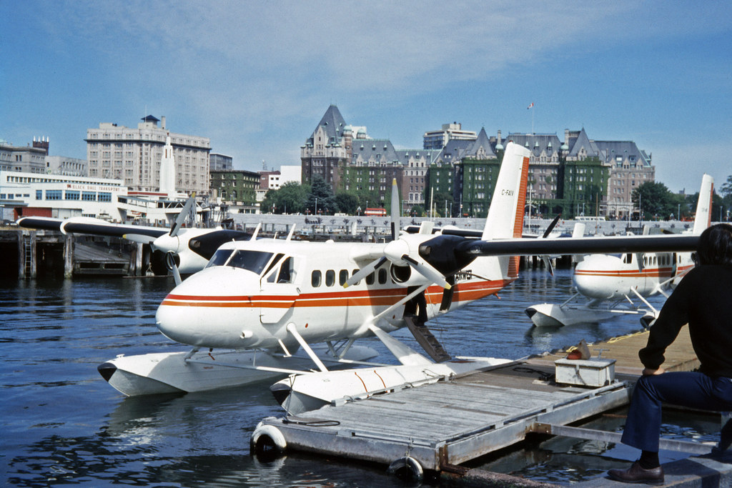 C-FAIV deHavilland Canada DHC6 Twin Otter 200(floats) Airwest Airlines YWH 21JUL74