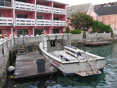 hotel boat inn bell dive grand bahamas channel bahama