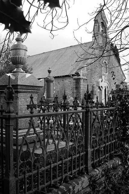 Eglwys Mabon Sant, Llanfabon
