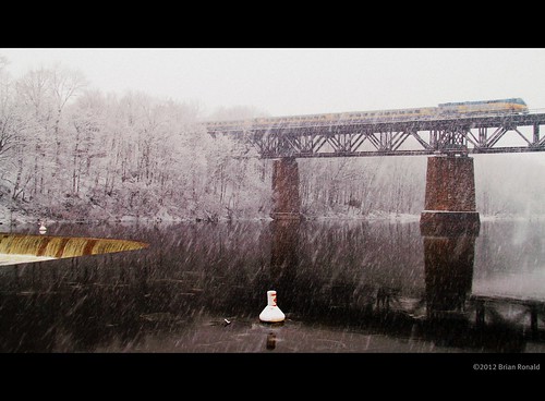 bridge winter snow paris water train viarail whiteout picnik buoy 2012 abigfave penmansdam bestcapturesaoi flickryes2012