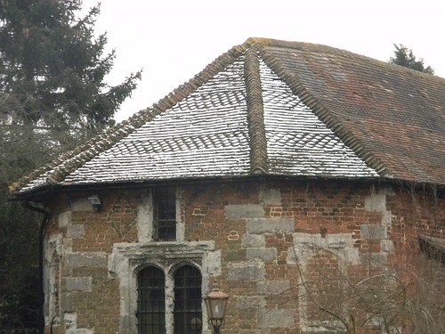Frosty tiles Frost picks out the tile pattern on the roof. Next to Archbishops Palace, Otford. Eynsford Circular