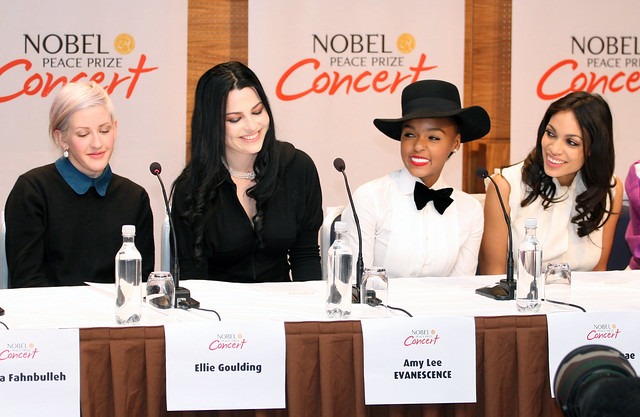 Ellie Goulding, Amy Lee (Evanescence), Janelle Monáe og Rosario Dawson
