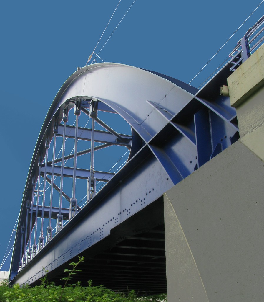 Bernate (Milano) - Ponte ferroviario sul Naviglio Grande