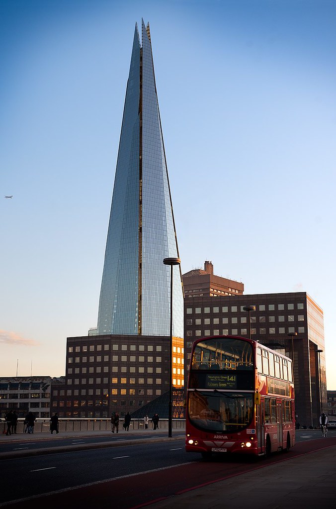 Renzo Piano - London Shard Bridge Tower rendering 10.jpg