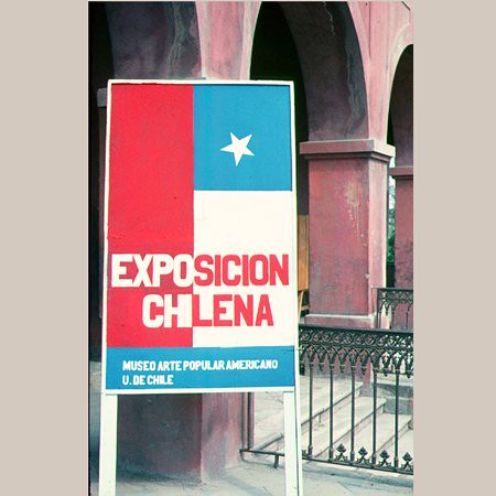Cartel Exposición chilena. Museo de Arte Popular Americano, en su primera sede en el Castillo Hidalgo, Cerro Santa Lucía
