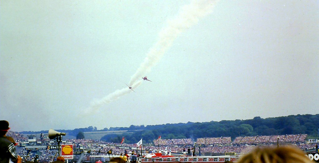 The Red Arrows perform at the 1984 British GP , Brands Hatch