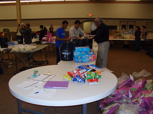 Alliance volunteers filling AICB buckets for flood affecte… | Flickr